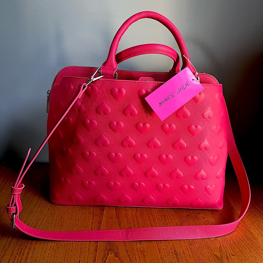 Super cute xl Betsy Johnson heart purse. New with tags but missing scarf.